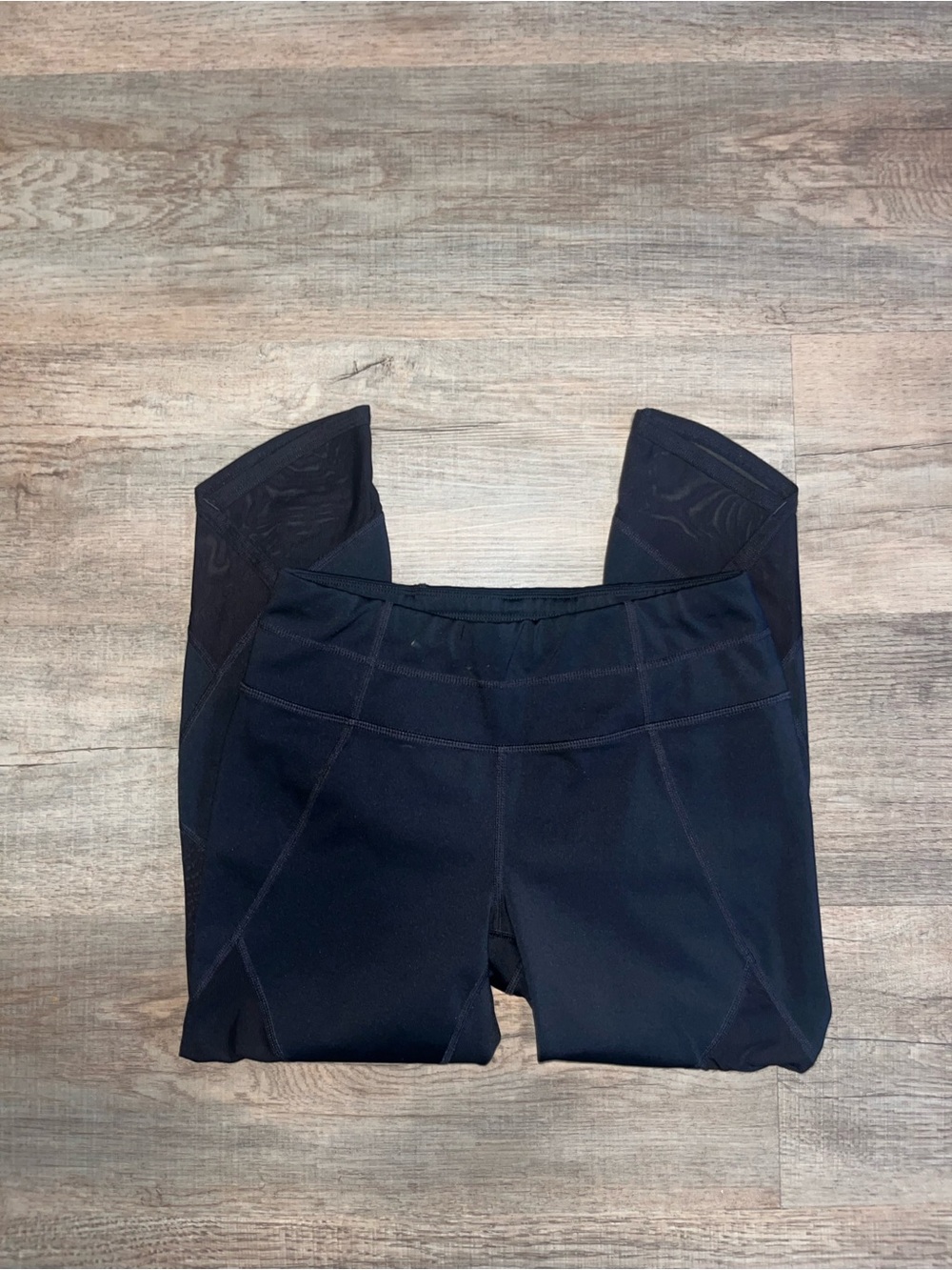 Athleta Laser Mesh Sonar Capri Black Small